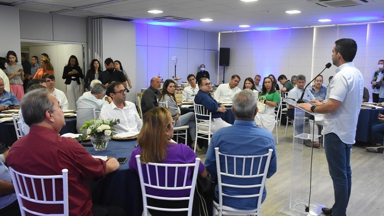 Lyra recebe Dantas e secretários para discutir pleitos do setor produtivo