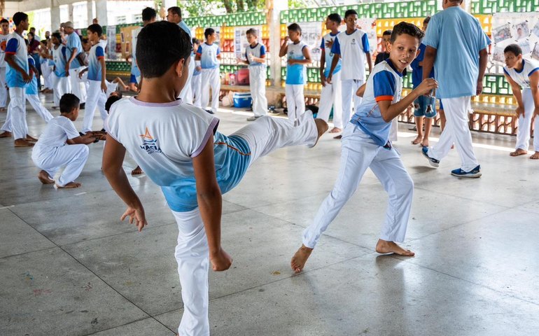 Educação em tempo integral cresce quase 600% e beneficia cerca de 11 mil alunos em 2025