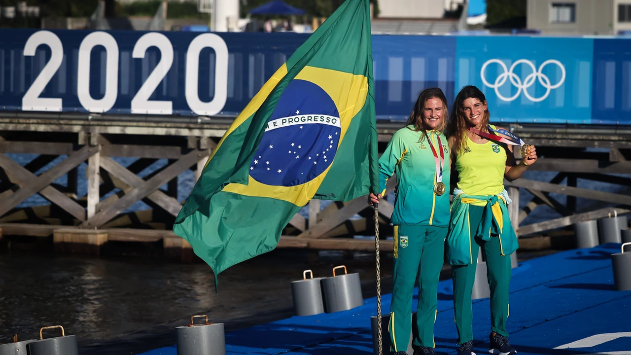 Martine Grael e Kahena Kunze são bicampeãs na vela do Pan; Mateus Isaac vence no windsurfing