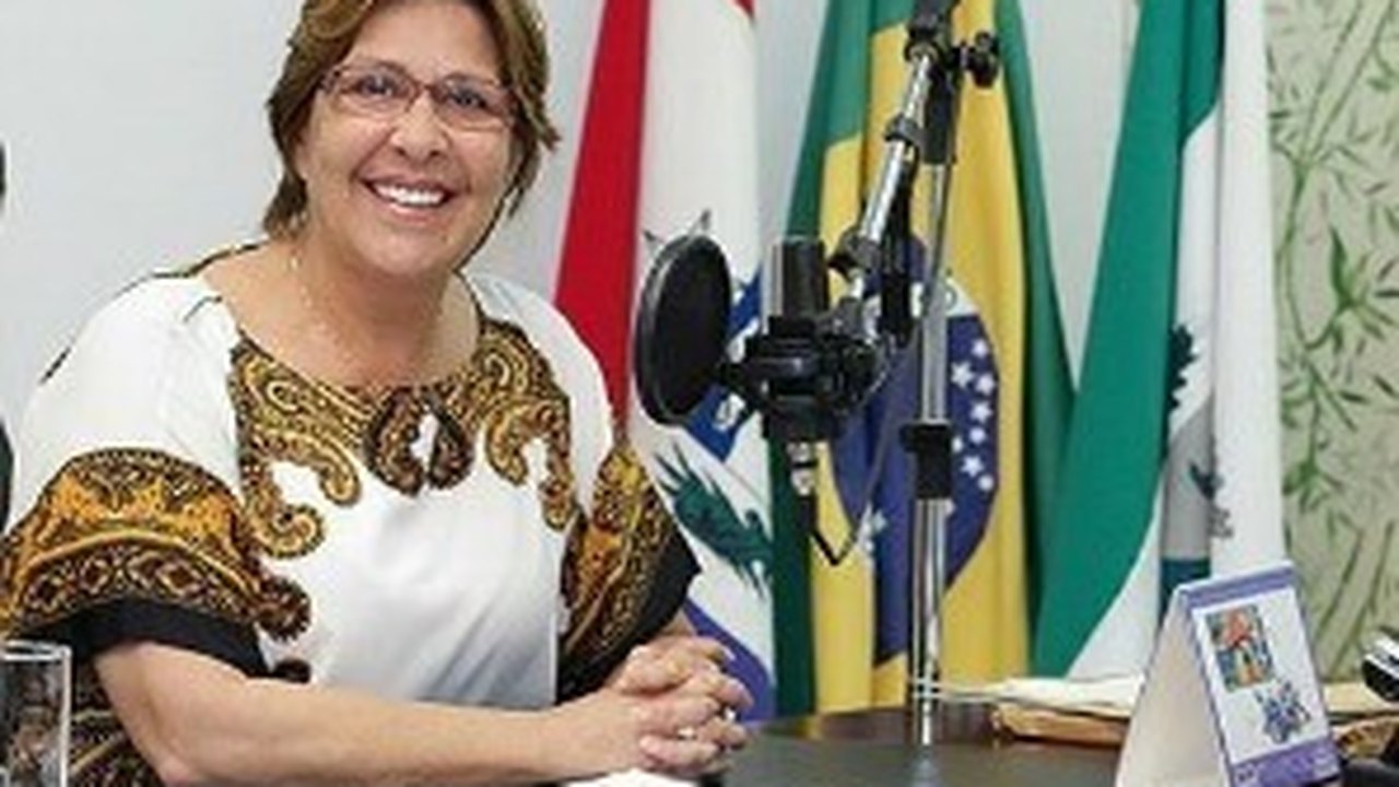 Arapiraca: Célia Rocha anuncia regularização no pagamento de salário a servidores
