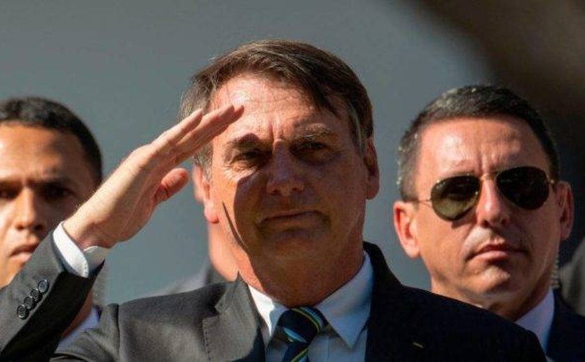 Bolsonaro almoça com ministro da Defesa e comandantes das Forças Armadas