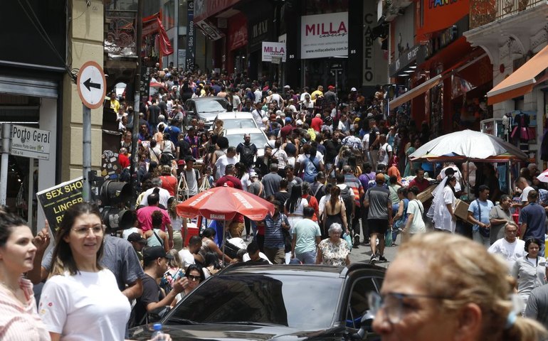 Inadimplência de famílias cresce na cidade de SP, diz Fecomercio