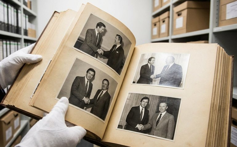 Após fala de Zezé, internautas relembram encontros de Silvio Santos com presidentes