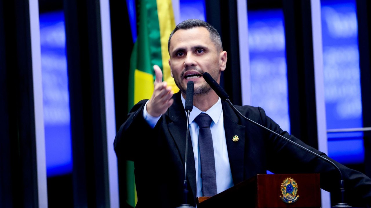 Cleitinho reverte veto do Republicanos e anuncia candidatura ao governo de Minas