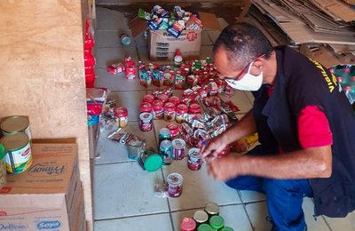 Vigilância Sanitária de Arapiraca flagra mercearia comercializando alimentos vencidos