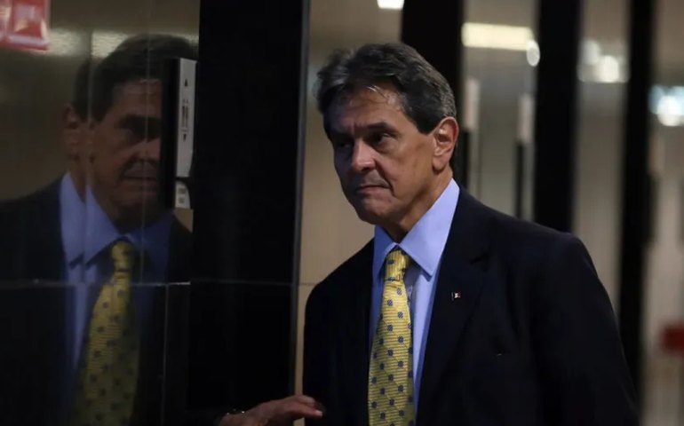 Juíza coloca Roberto Jefferson no banco dos réus por tentativa de homicídio