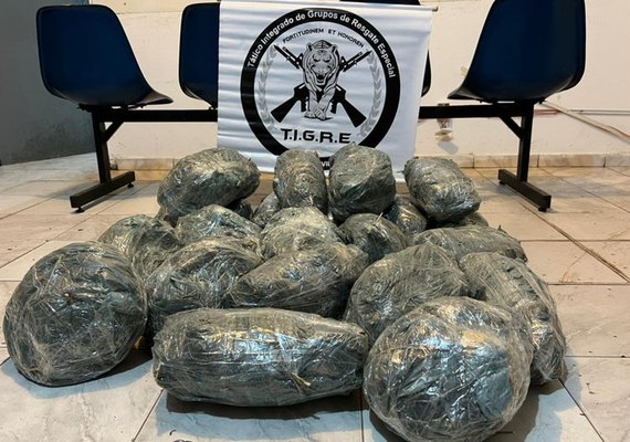 Polícia apreende mais de 20kg de maconha no Rio Novo, em Maceió