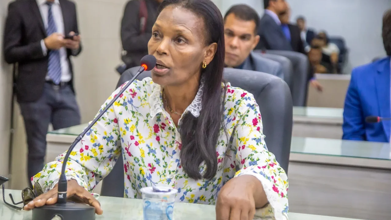 “Enquanto tiver essa dicotomia, não se concebe melhorar a saúde de Alagoas”, enfatiza vereadora