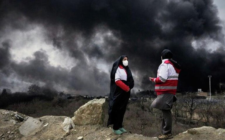 Chancelaria iraniana denuncia ataques a depósitos de petróleo como 'guerra química' contra civis