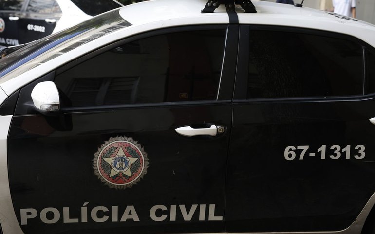 Casal é preso com canetas emagrecedoras e anabolizantes vindos do Paraguai