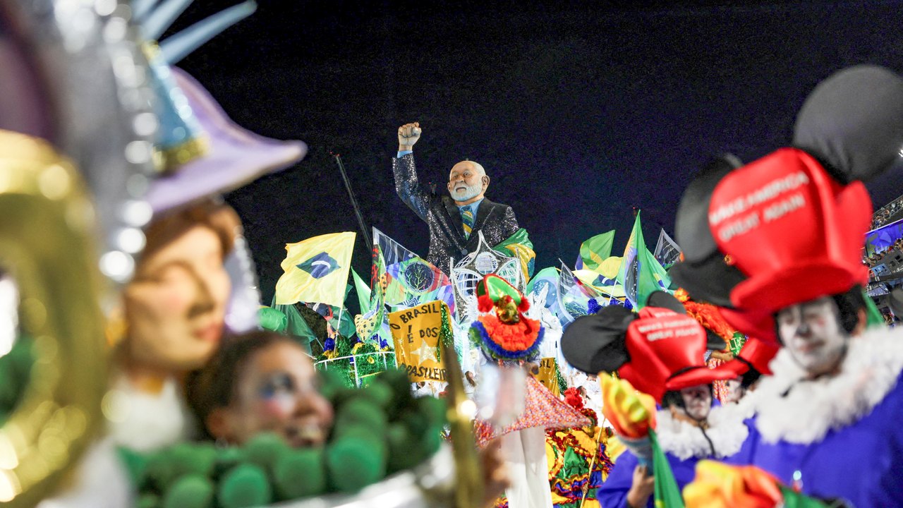 PGE diz que desfile de carnaval sobre Lula não foi propaganda antecipada