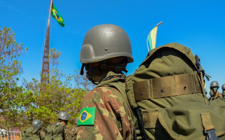 Força de paz foi feita de refém do exército bósnio-sérvio