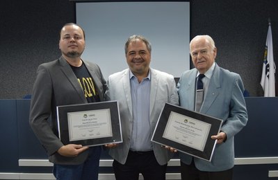 Odontólogo e professor são agraciados com as comendas Mário Guimarães e Jarede Viana 