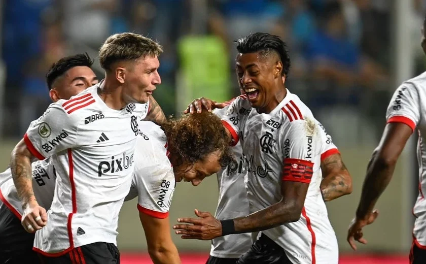 Flamengo, com time misto, vence o Cruzeiro e volta a ocupar a quarta colocação no Brasileiro