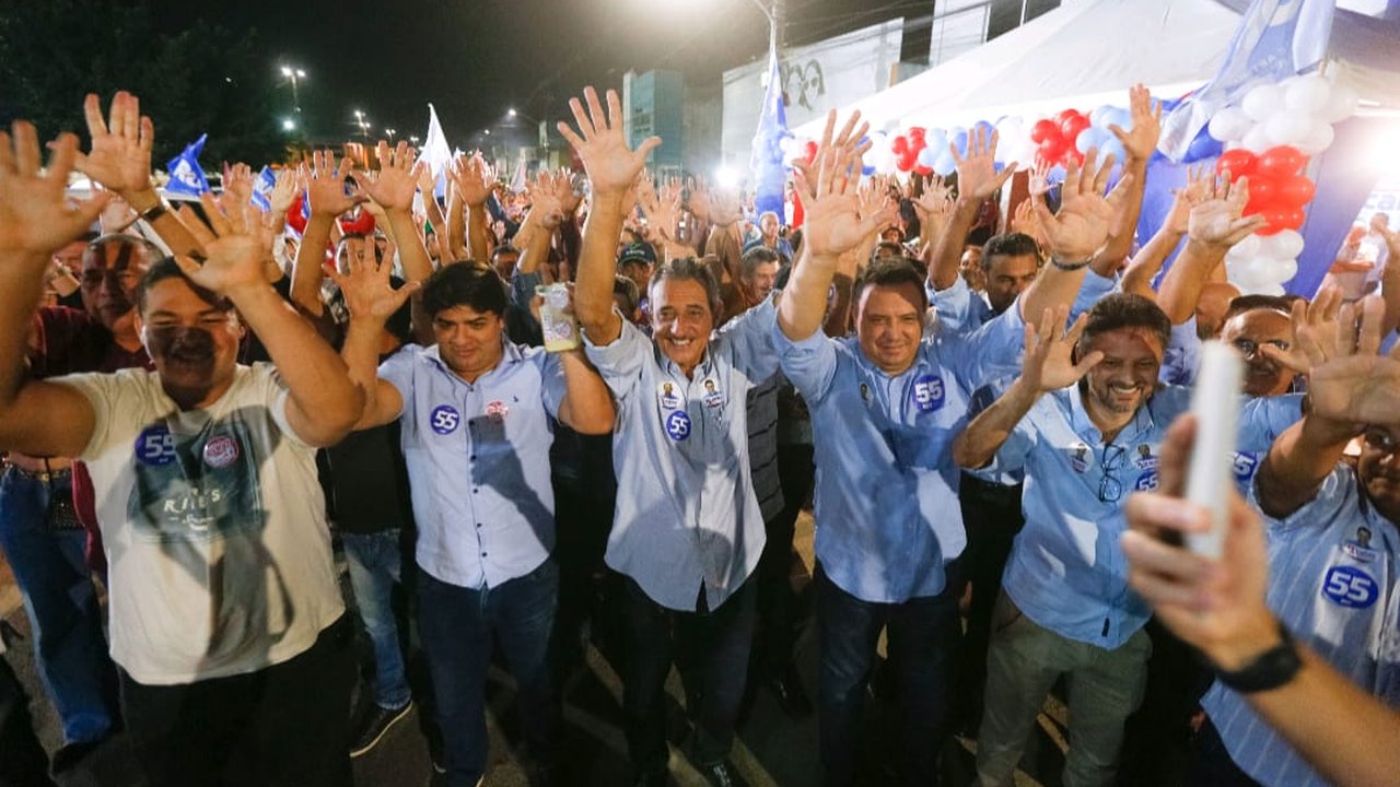 Rui Palmeira é recebido por arapiraquenses na inauguração do comitê no Agreste alagoano