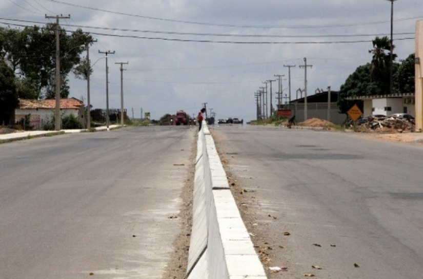 Luciano Barbosa recebe projeto de iluminação da AL-110 em Arapiraca