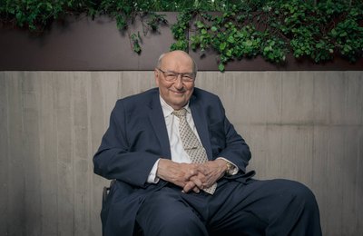 Entre a força do Direito e o direito à força: ordem global e caos interno