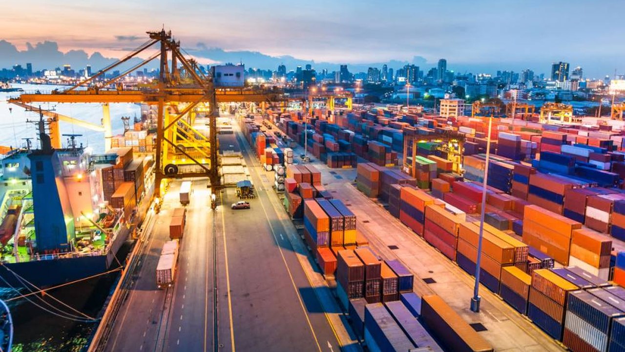 Valor exportado é recorde para janeiro; importação é a maior para mês desde 2014