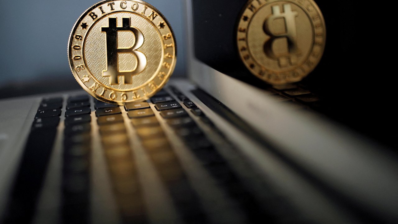 Nos EUA, mulher paga 12 bitcoins para assassino matar seu ex-marido e cai em golpe da dark web