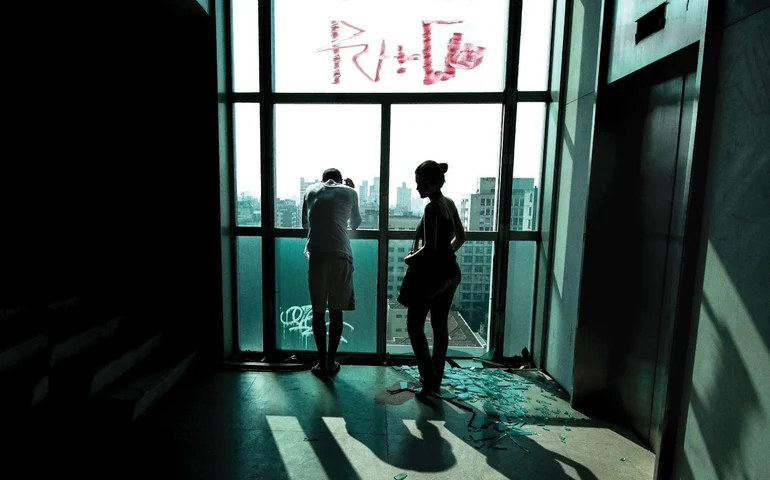 'Pele de Vidro': premiado documentário de Denise Zmekhol estreia nos cinemas brasileiros