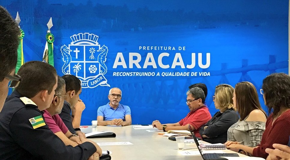prefeito se reune com secretariado