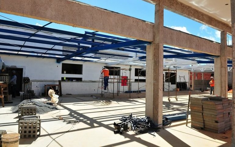 Comissão externa debate retomada de obras públicas inacabadas na educação
