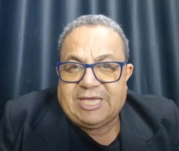 Clevânio Henrique reestreia na Cacique FM com o programa Microfone Aberto