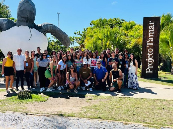Alunos de Arapiraca vivenciam Cultura Oceânica em visita ao Projeto Tamar, em Sergipe