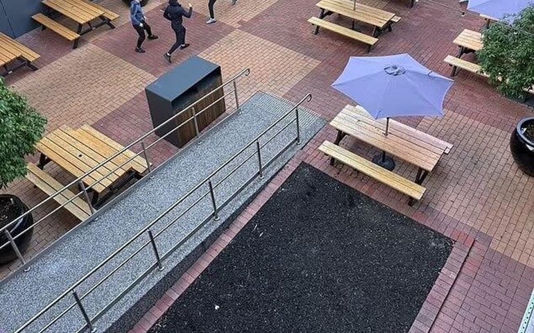 Ataque com faca fere gravemente adolescente na Austrália