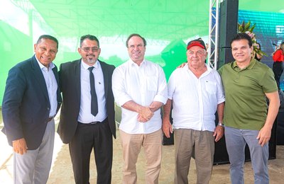 Prefeito  Luciano Barbosa participa de manhã de agradecimento e fé na Triunfo Pedras