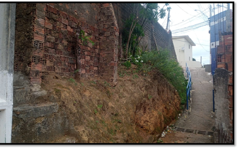 Aldo Loureiro solicita construção de muro de contenção no Beco do Romário, Barro Duro