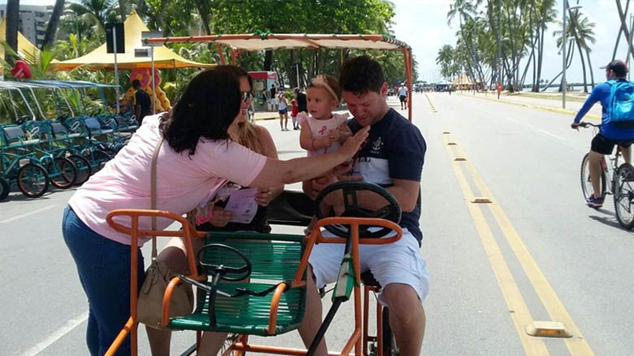 Maceió Rosa: unidade de saúde promove ações de prevenção