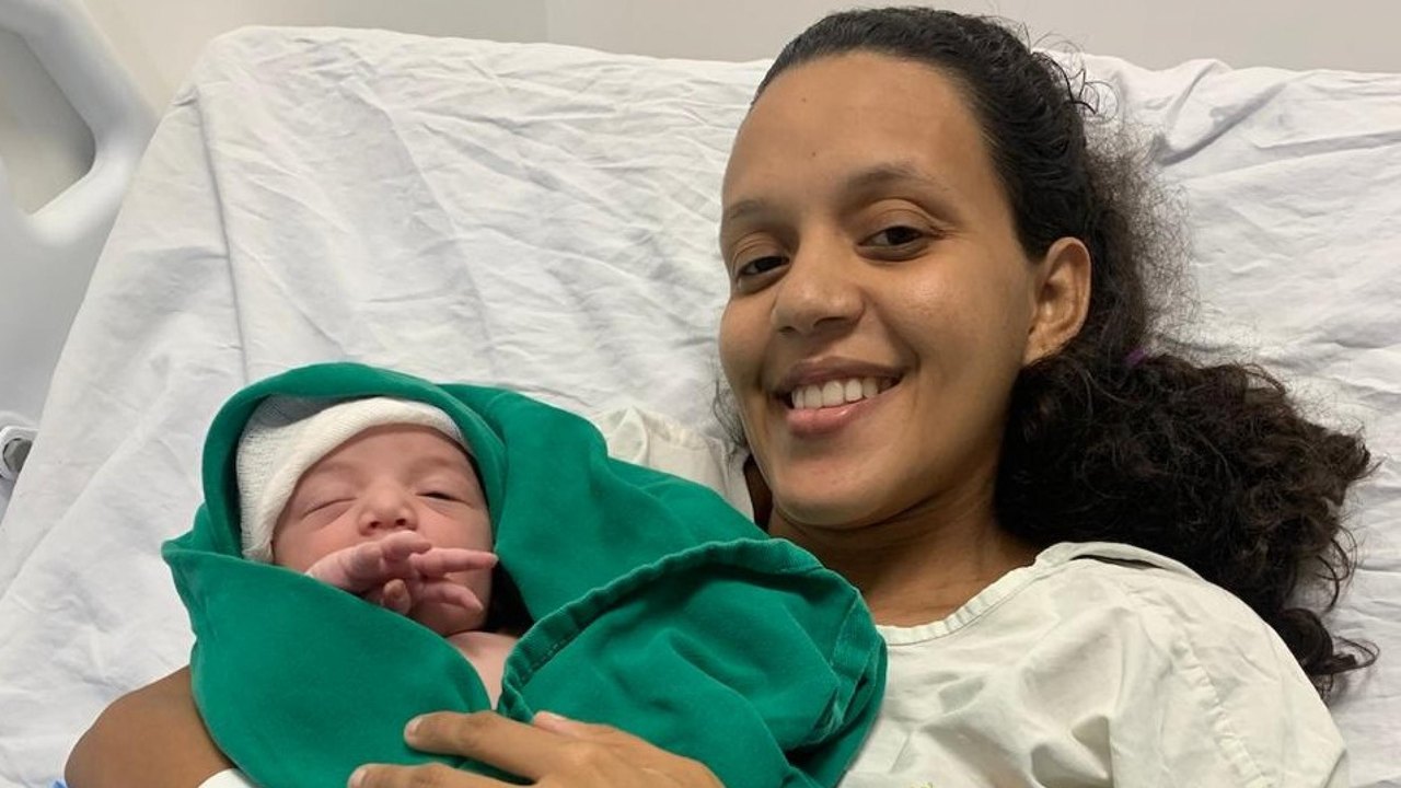 Primeiro bebê nascido em 2025 na Rede Pública Estadual é menina