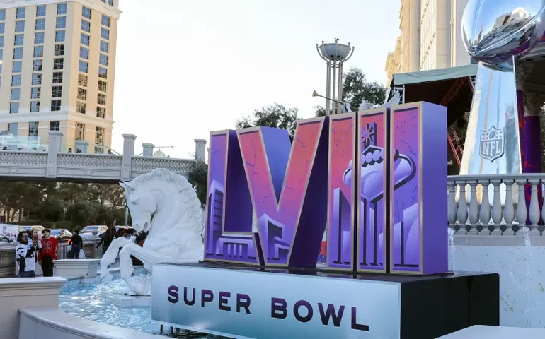 Ingresso mais caro da História, comerciais a R$ 35 milhões e mais: veja números recordes no Super Bowl 58