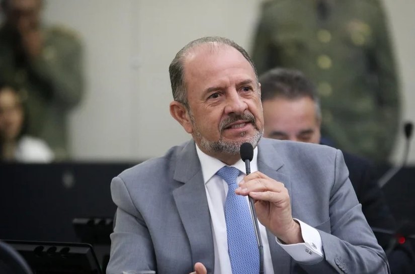 Lei de Antonio Albuquerque endurece punições contra violência de torcidas e garante mais segurança nos estádios