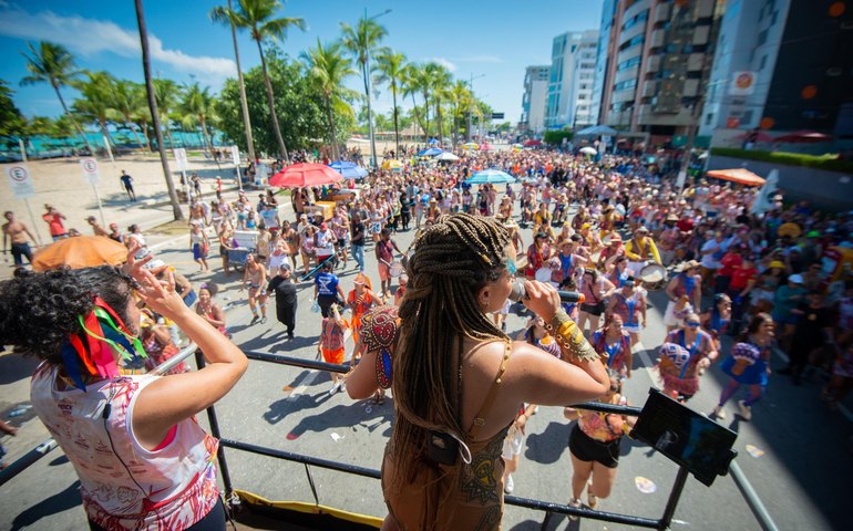 Rock Maracatu leva conscientização sobre a preservação da água nas prévias carnavalescas de Maceió