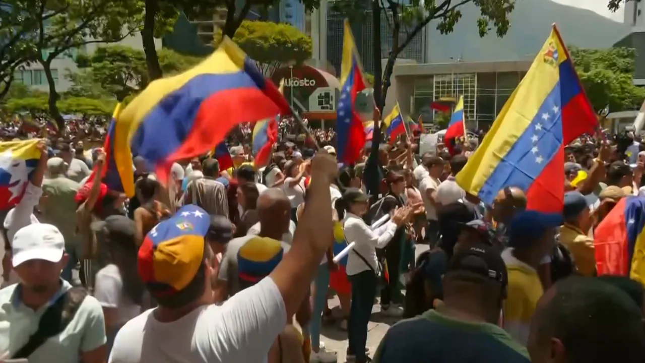 Vivi para contar: Venezuela prende inocentes para espalhar medo, diz mãe de jovem com problemas cerebrais detido há um mês