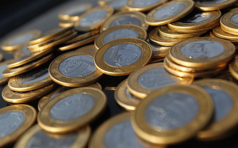 Google reexibe conversor de real para outras moedas após quatro meses