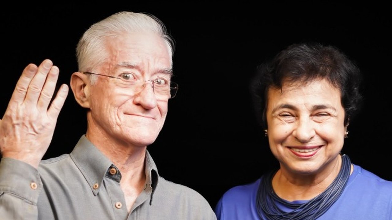Casal de idosos ensina público da mesma faixa etária a ter autonomia digital