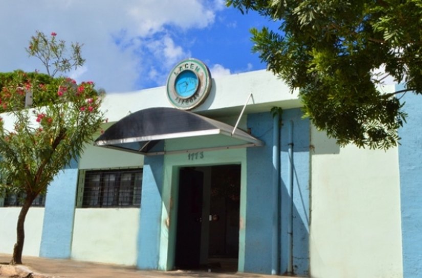 Lacen suspende atendimento hoje (30) para manutenção predial