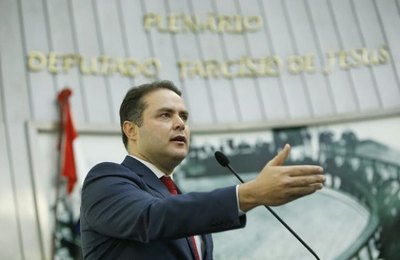Renan Filho anuncia sequência de obras e pede união dos poderes 