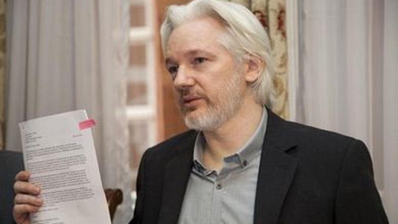 Lula diz que imprensa não se mexe na defesa de Julian Assange