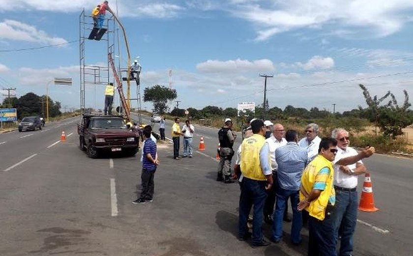 Governo fortalece parceria para melhorar rodovias no Agreste