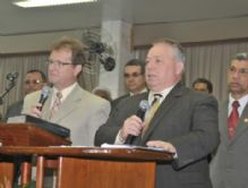 Pr. Donald Evans finaliza ensinamento na Escola Bíblica