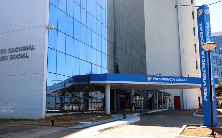 Com pauta da anistia morna, escândalo do INSS será martelo da oposição no governo Lula, diz analista