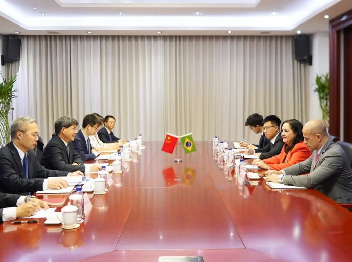 Na China, Ministério das Comunicações troca experiências de tecnologia com governo local