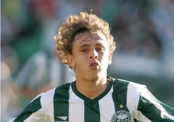 Coritiba oficializa retorno do lateral Rafinha, ex-São Paulo