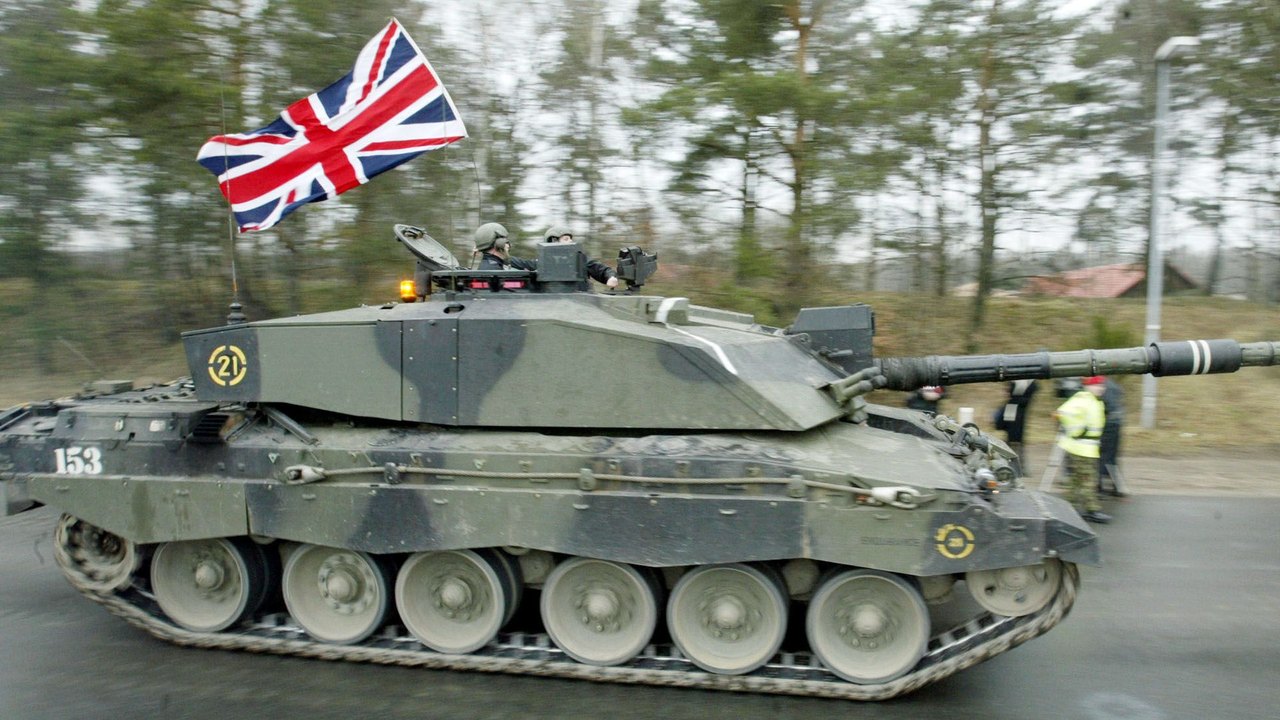 Exército britânico carece de comandantes treinados para tanques Challenger 2, aponta mídia