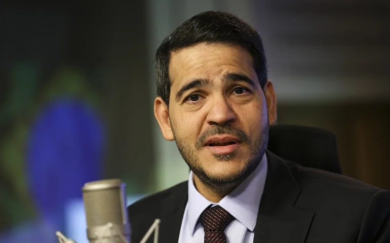 CPI do INSS adia votação sobre convocação de Messias após discussão acalorada