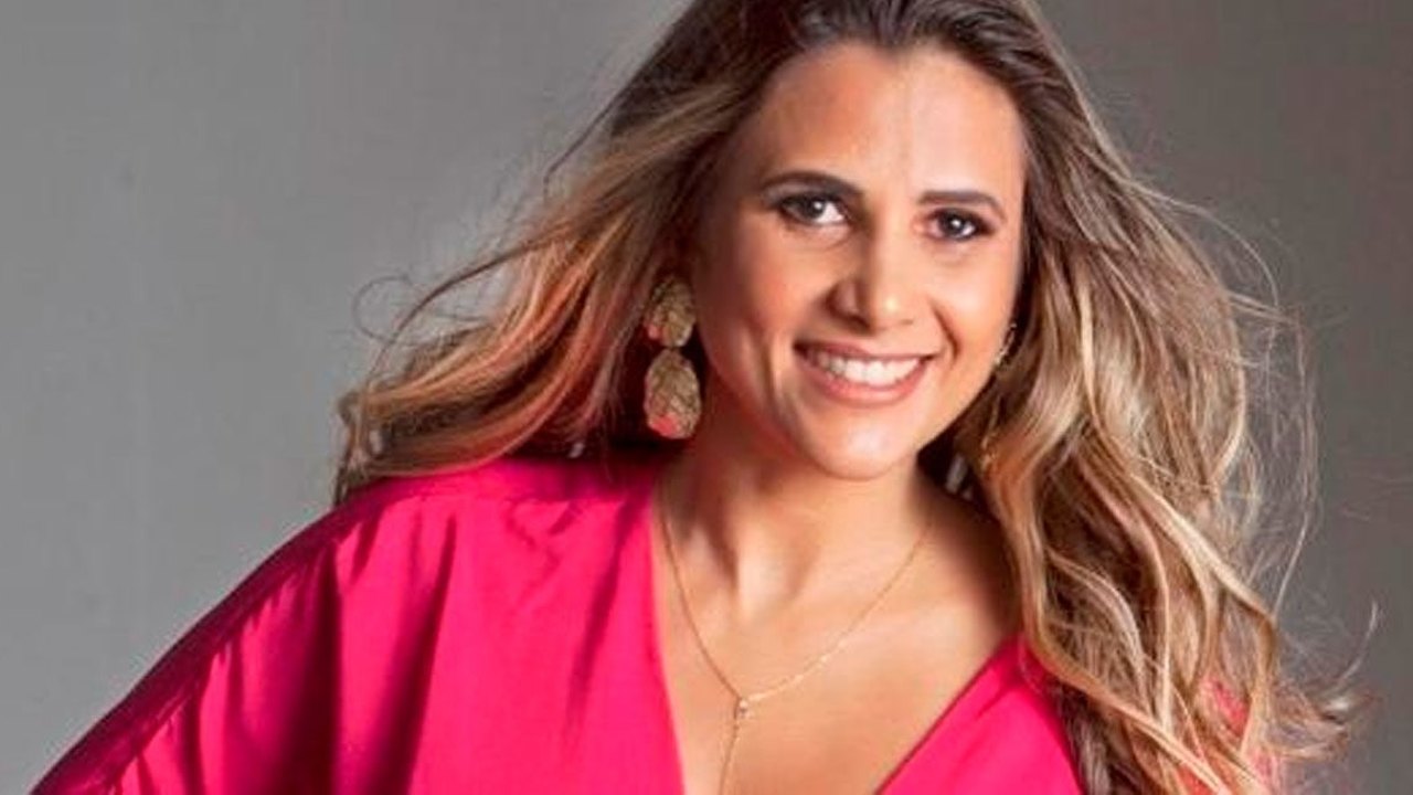 Cantora da banda ‘A Patroa’ diz que Marília Mendonça lhe deu razão sobre processo